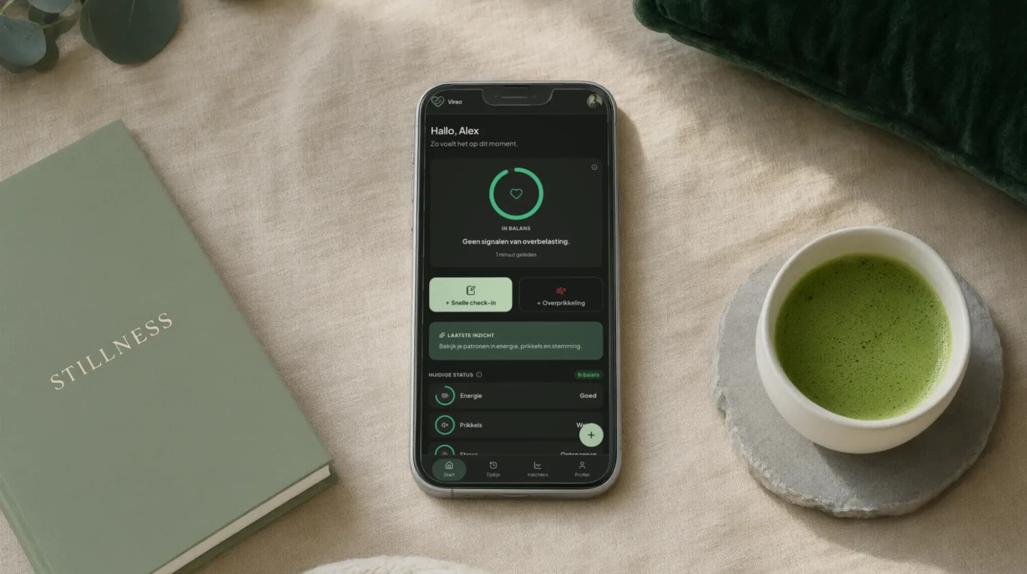 Sfeerbeeld van Vireo: de app in gebruik op een telefoon